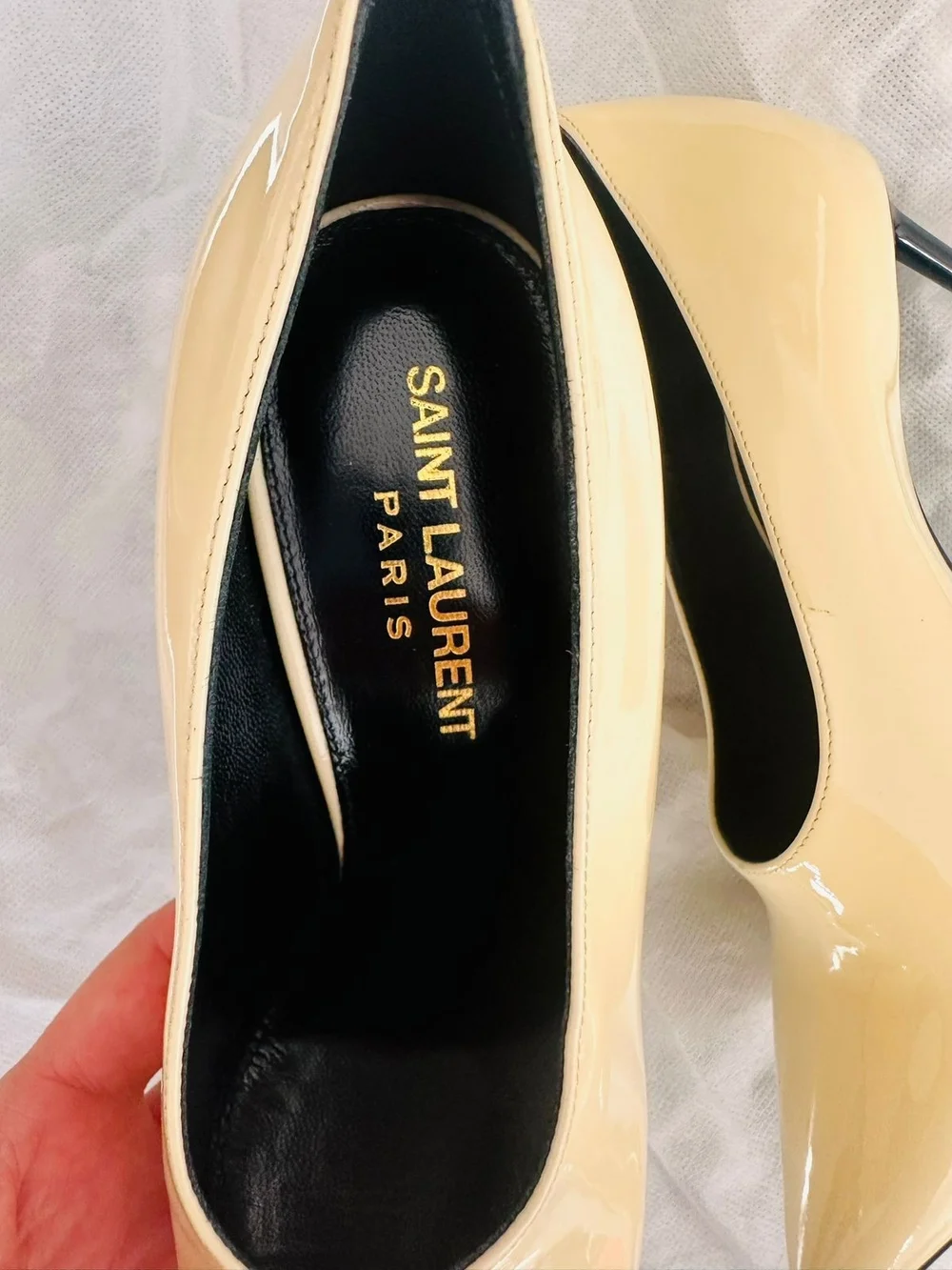 Saint Laurent Women’s Patent Pointed-Toe Stiletto Pumps - Cream - Picture 3 of 4